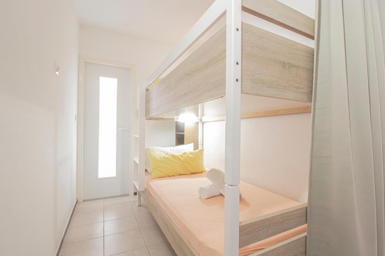 Galapagus Privat Beach & Boat Dock Leilighet Metajna Eksteriør bilde