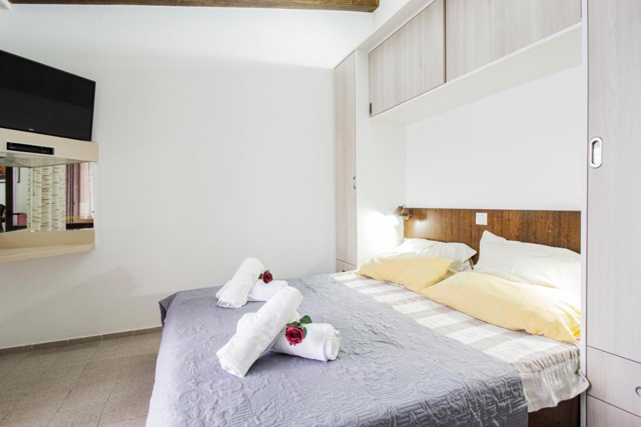 Galapagus Privat Beach & Boat Dock Leilighet Metajna Eksteriør bilde