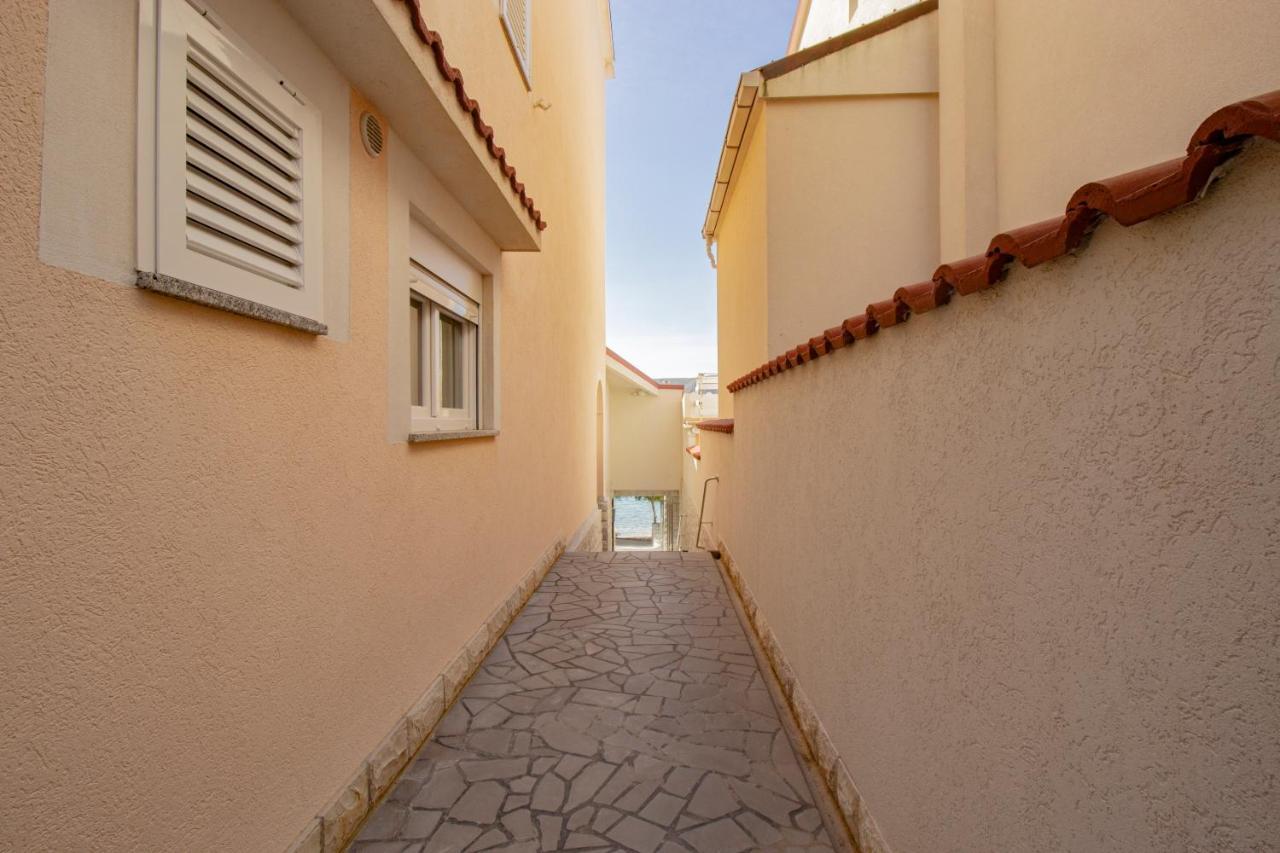 Galapagus Privat Beach & Boat Dock Leilighet Metajna Eksteriør bilde